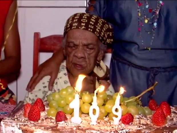 Idosa na Bahia tem primeira festa de aniversário da vida aos 109 anos (Foto: Reprodução/Santa Cruz)