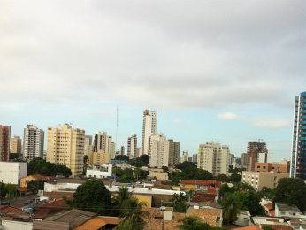 Céu deve permanecer nublado na maior parte do dia (Foto: Rayane Alves/G1)