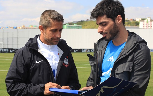 Livro Messi - Sylvinho (Foto: Divulgação )