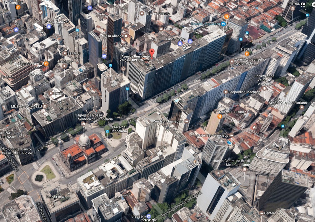 Prédio onde ocorreu incêndio fica na equina das avenidas Presidente Vargas e Rio Branco, perto da Candelária (Foto: Reprodução/Google Maps)