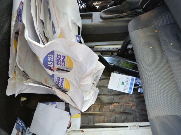 Material da boca de urna foi apreendido pela polícia (Foto: Divulgação/Polícia Civil) Material da boca de urna foi apreendido pela polícia (Foto: Divulgação/Polícia Civil)