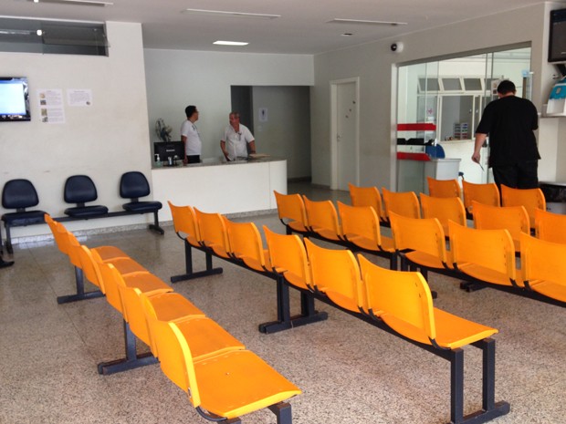 Emergência da pediatria do HMIB fica vazia por falta de médicos (Foto: Natáia Godoy)