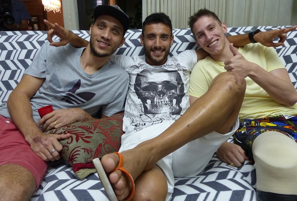 Neto, Ruschel e Follmann em momento de descontração: trio estará na Arena Condá nesta terça-feira  (Foto: Cahê Mota)