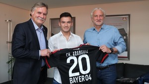  Charles Aránguiz Bayer Leverkusen (Foto: Divulgação / Site oficial)