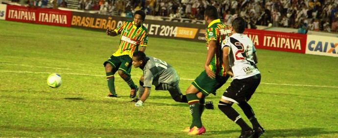 Vasco x Sampaio Correa (Foto: Paulode Tarso Jr. / Imirante.com)