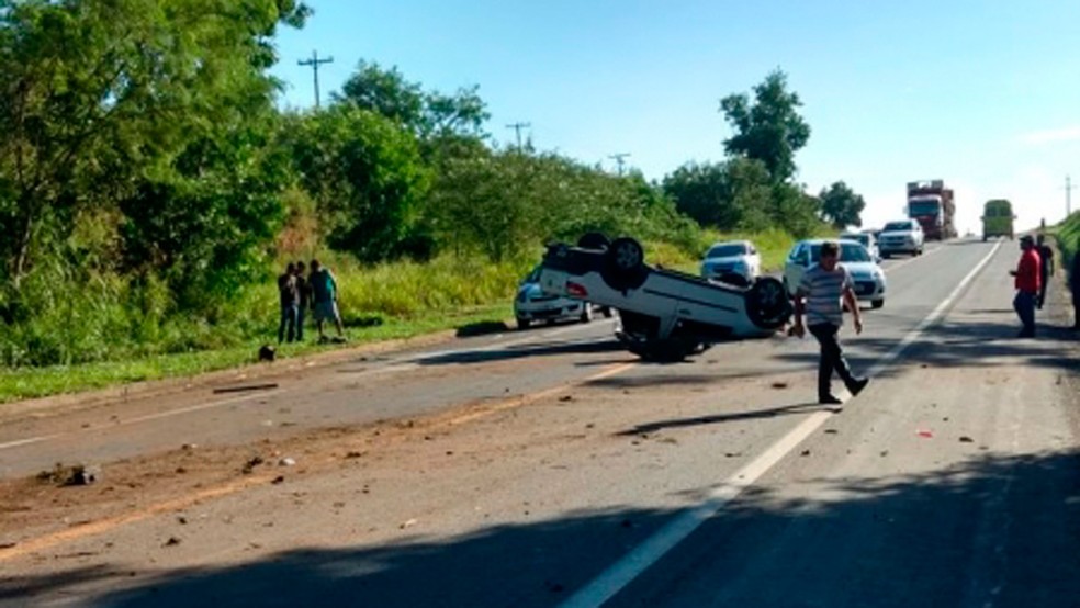 Acidente na BR-101 (Foto: Foto Leitor/ A Gazeta)