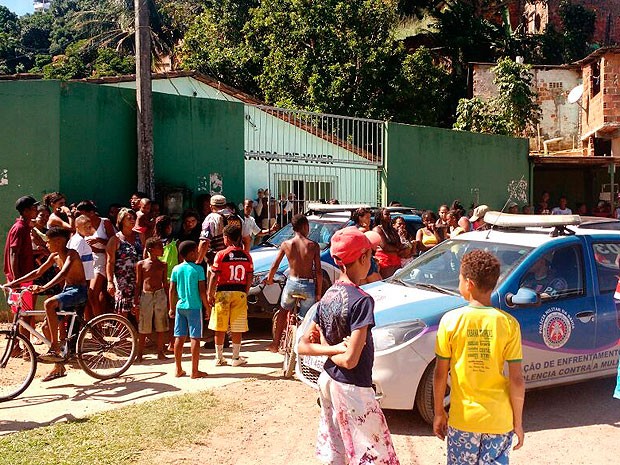 Homem invadiu escola e matou professora em Cateslo Barnco, Salvador, Bahia (Foto: Ramon Ferraz / TV Bahia)