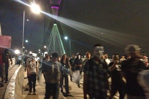SÃO PAULO: protesto fecha a Marginal e chega à Ponte Estaiada (Glauco Araújo/G1)