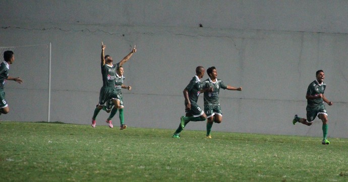 Manaus venceu com gol de Clailson (Foto: Marcos Dantas)