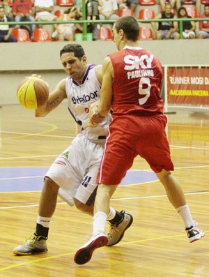 Mogi Pinheiros playoff basquete (Foto: Cleomar Macedo)