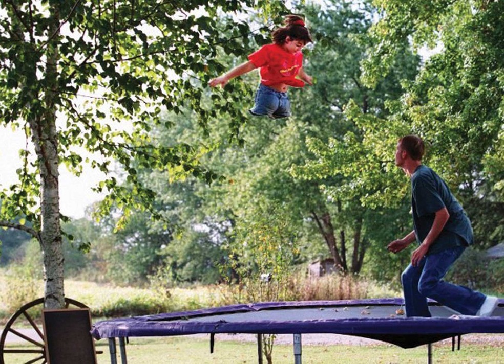 'Eu sabia que não tinha pernas, mas isso não me impedia de fazer o que eu queria', conta Jennifer Bricker  (Foto: Jennifer Bricker/ BBC)