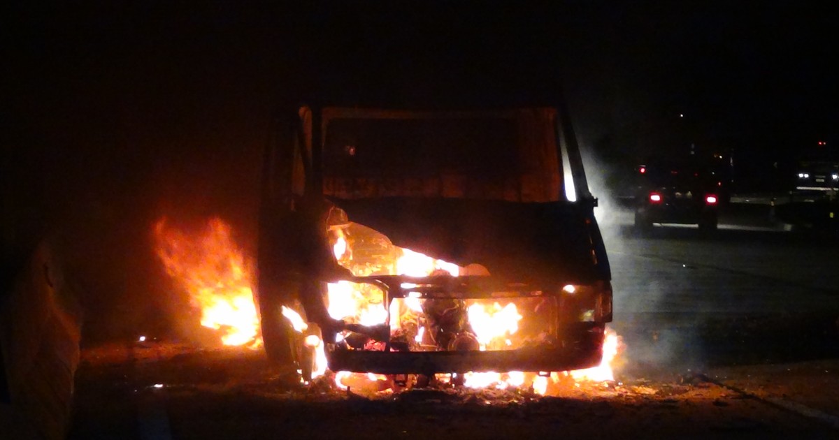 Van pega fogo na serra de Teresópolis, no RJ - Globo.com