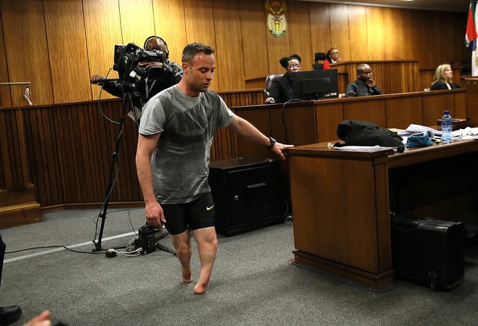 Oscar Pistorius sem próteses julgamento (Foto: AP Photo/Alon Skuy)