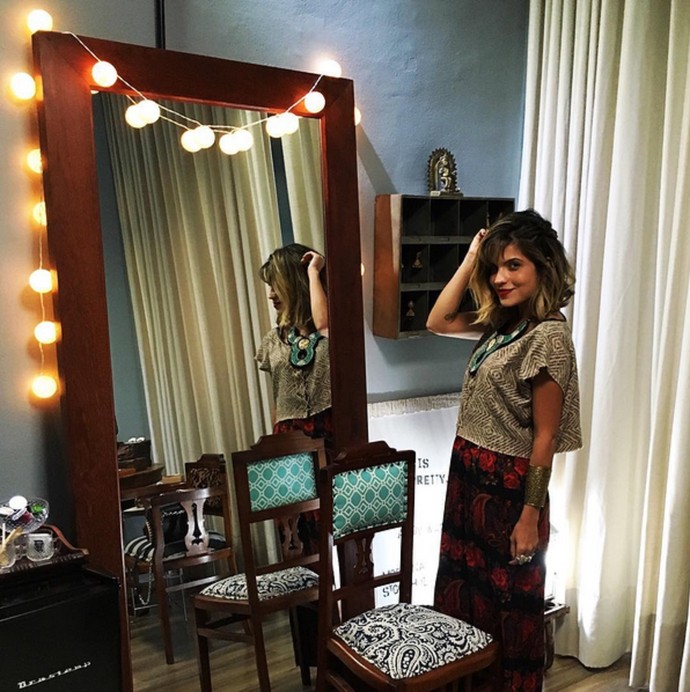 Confira os looks da semana da apresentadora Paula Magalh u00e3es notícias em Extras Mosaico Baiano Adesivo Estrela Kalunga ~ Confira os looks da semana da apresentadora Paula Magalh u00e3es notícias em Extras Mosaico Baiano