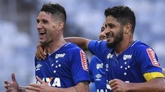 Cruzeiro vence o Coritiba e sobe três posições (Twitter/Mineirão)