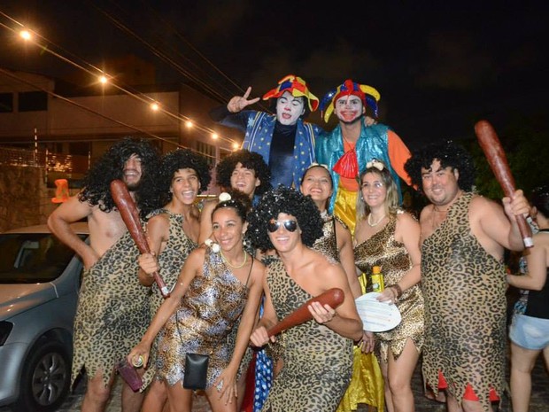 Bloco incentiva o uso de fantasias entre os foliões para deixar a festa ainda mais bonita (Foto: Frankie Marcone)