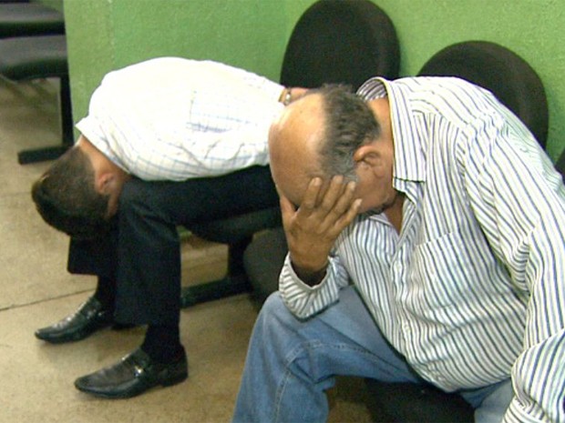 Homens de 29 e 75 anos foram presos aplicando golpe em aposentado (Foto: Valdinei Malaguti/EPTV)