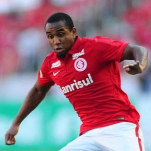 Corinthians descarta troca de Guilherme por Anderson, do Inter