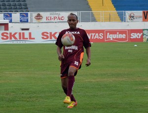 O meia Francismar é um dos desfalques do Boa Esporte (Foto: Tiago Campos / Globoesporte.com)
