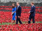 Kate Middleton visita homenagem a mortos na guerra