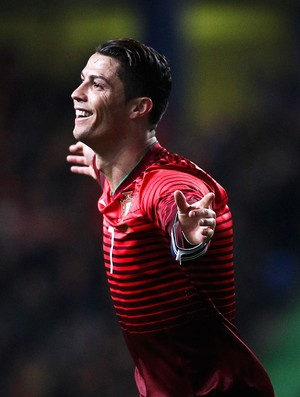 Cristiano Ronaldo Comemoração Amistoso Portugal x Camarões (Foto: AFP)