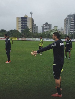 Pratto e jogadores do Galo treinam em Joinville (Foto: Reprodução / Instagram Atlético-MG)