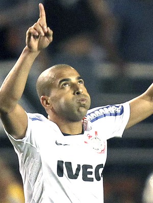Emerson comemora gol do Corinthians contra o Boca Juniors final (Foto: EFE) Emerson comemora gol do Corinthians contra o Boca Juniors final (Foto: EFE)