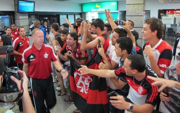 Mano Menezes desembarque Flamengo (Foto: Richard Souza)