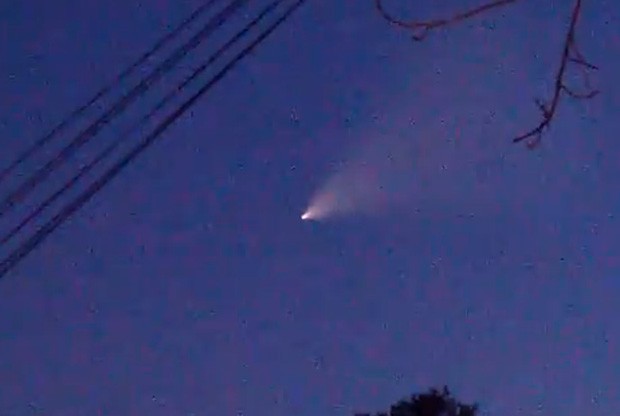 Aparição de 'objeto misterioso' no céu da Rússia causou pânico entre os moradores de Ecaterimburgo (Foto: Reprodução/YouTube/zloi)