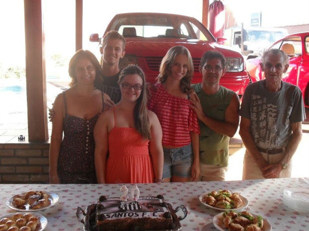 Natália vive com a família em Maringá (Foto: Arquivo pessoal)