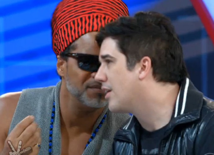 Brown confabulando com Flausino (Foto: TV Globo)