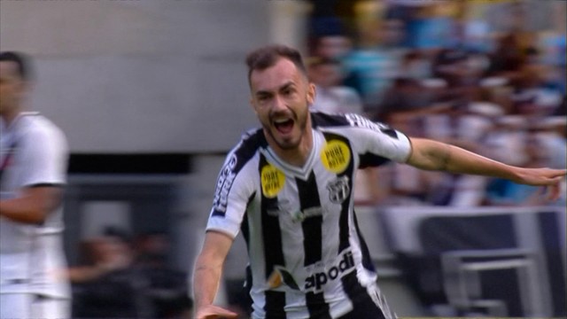 <p>
 <span class="msg"><strong>Gol de Eduardo</strong></span></p>
<p>
 <span class="msg">Lateral chuta de muito longe e pega Martín Silva fora de posição. Ceará abre o placar e cala o Maracanã lotado!</span></p>
