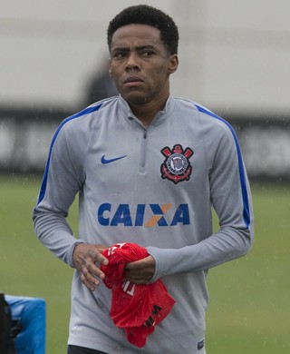 Elias pode fazer contra o Vitória seu último jogo pelo Corinthians; entenda