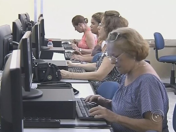 G1 Idosos Aprendem A Usar Computador E Se Conectam Com O Mundo Notícias Em Bauru E Marília 6069