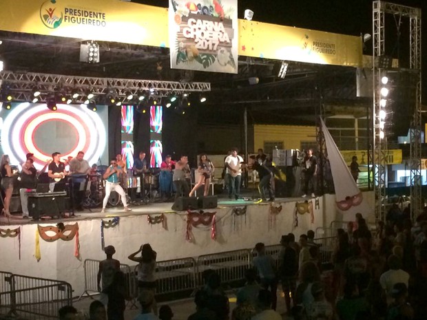 'Carnachoeira 2017' iniciou neste sábado (26) em Presidente Figueiredo (Foto: Mara Nascimento/Rede Amazônica)