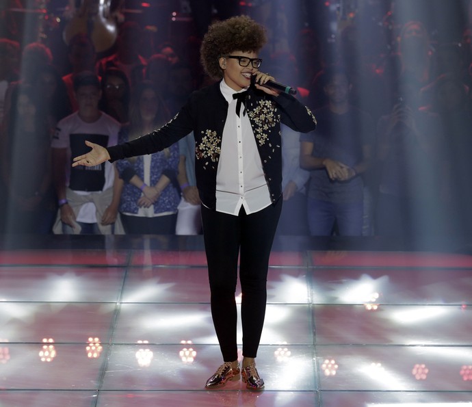 Brena Gonçalves cantou 'Esotérico' (Foto: Artur Meninea/Gshow)