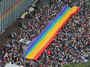 Em 2013, a Parada Gay reuniu cerca de 3 milhões de pessoas (Foto: J. Duran Machfee/Futura Press/Estadão Conteúdo)