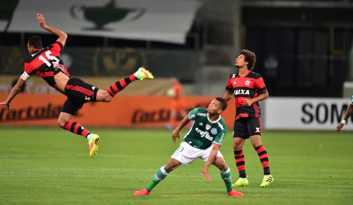 Desde início de perseguição, Palmeiras e Fla têm campanhas quase idênticas