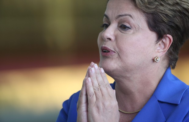 Dilma Rousseff (PT) durante entrevista no Palácio do Planalto (Foto: ANDRÉ COELHO / Agência O Globo)