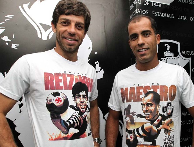 Juninho Pernambucano e Felipe homenageados em camisas (Foto: Acessoria Club de Regatas Vasco da Gama)