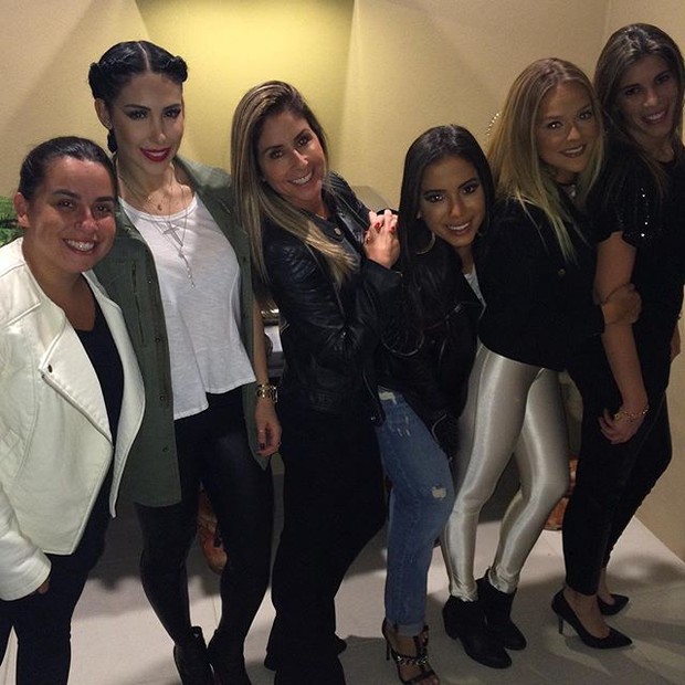Bella Falconi, Patrícia Maldonado, Anitta e Gabi Lopes em festa em Orlando, nos Estados Unidos (Foto: Instagram/ Reprodução)