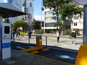 Cidade terá eletropontos para recargas dos carros elétricos em pontos públicos (Foto: Bibiana Dionísio/ G1)