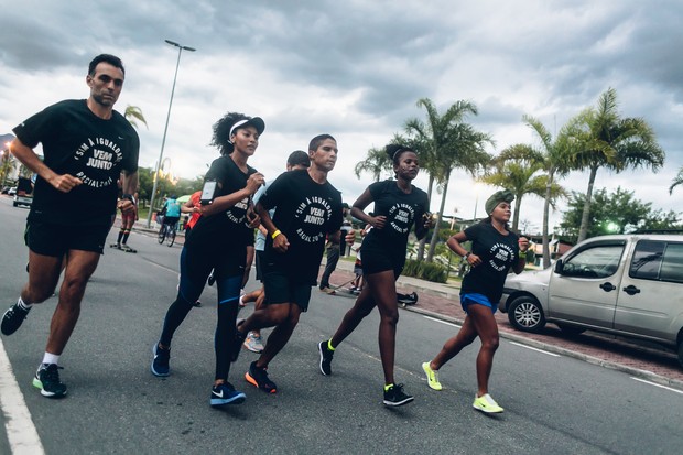 Sheron Menezes participa de corrida de rua em prol da igualdade racial (Foto: Divulgação)