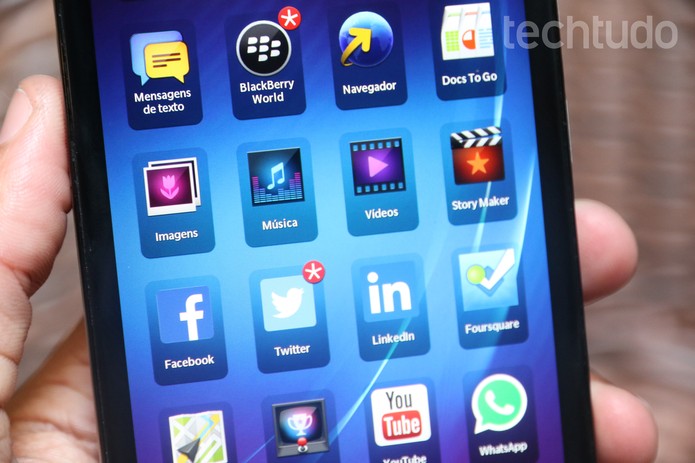 Apesar de ser Super Amoled HD, a tela do Z30 é inferior a de alguns concorrentes (Foto: Lucas Mendes/TechTudo) Apesar de ser Super Amoled HD, a tela do Z30 é inferior a de alguns concorrentes (Foto: Lucas Mendes/TechTudo)