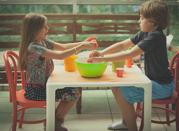 Tarde de muita diversão para crianças e adolescentes das Casas de