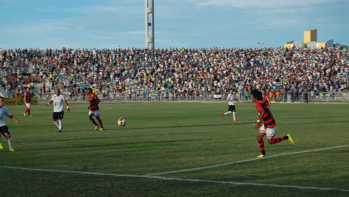Treze x Campinense, Amigão (Foto: Silas Batista / GloboEsporte.com) Treze x Campinense, Amigão (Foto: Silas Batista / GloboEsporte.com)