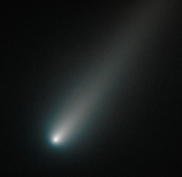 25 anos do Telescópio Espacial Hubble: Imagem do cometa ISON após ele passar perto do Sol