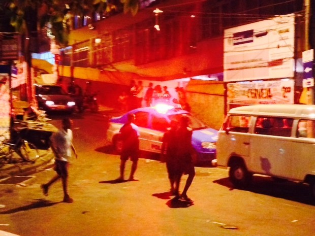 Muitos tiros foram ouvidos na noite desta sexta-feira em Copacabana (Foto: G1)