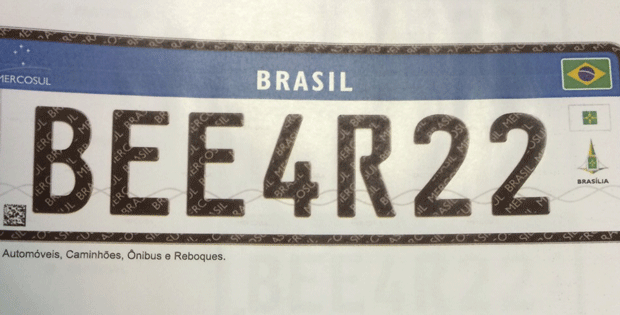 Novo modelo de placas de automóvel, no padrão do Mercosul, vai ser aplicado no Brasil a partir de 2016. (Foto: Reprodução/Denatran)