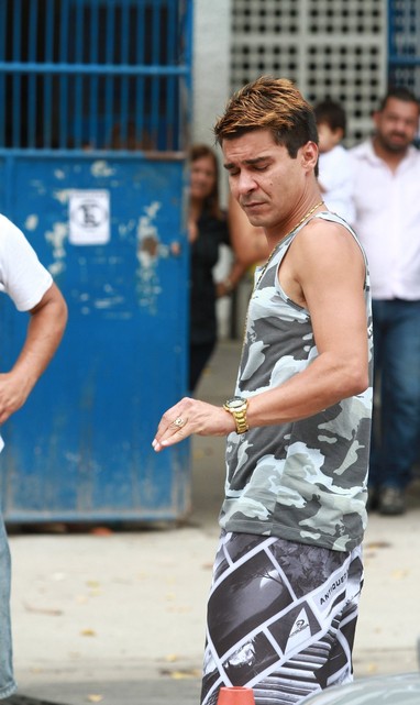 André Gonçalves em gravação de 'Salve Jorge' (Foto: Clayton Militão / Foto Rio News)